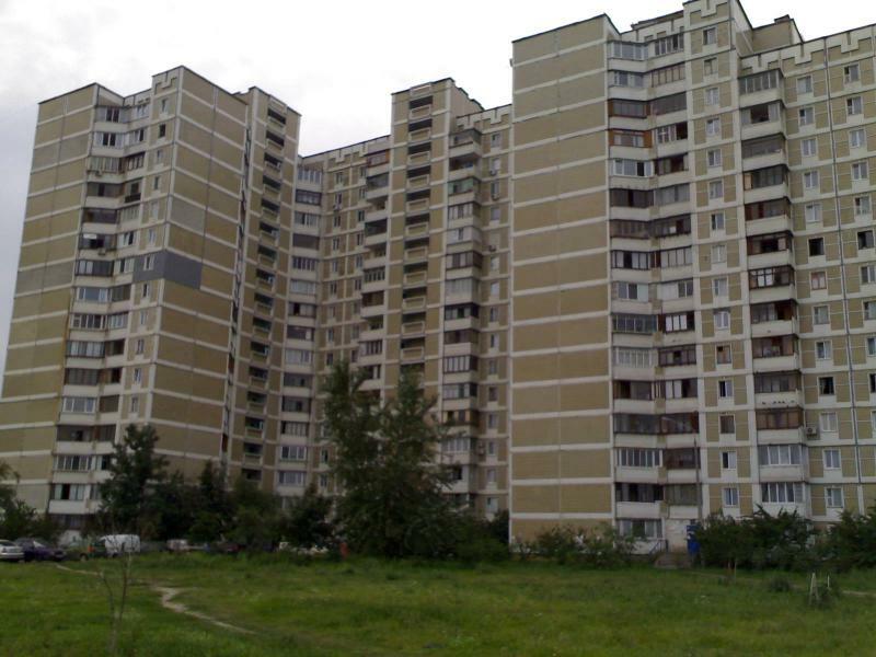 Киев, Ревуцкого ул., 44