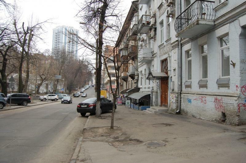 Киев, Обсерваторная ул., 17
