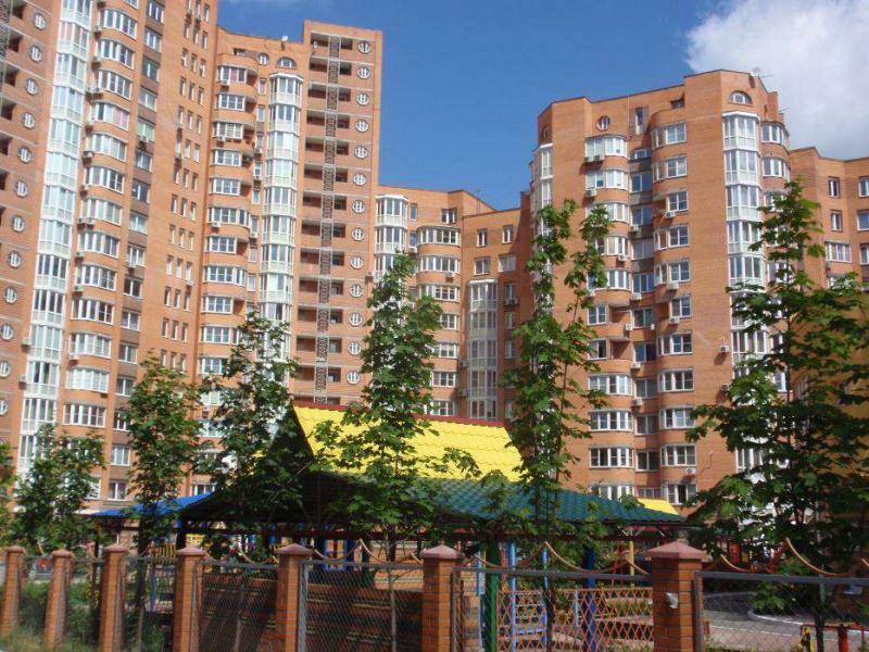 Продаж офісу 140 м², Осіння вул., 33