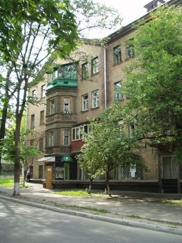 Киев, Михаила Стельмаха ул., 14