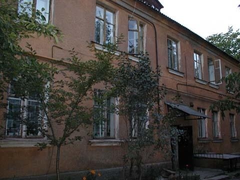 Київ, Новопольова вул., 69