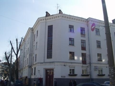 Київ, Оболонська вул., 39
