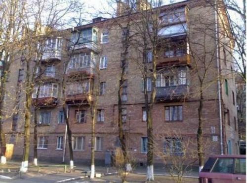 Київ, Кустанайська вул., 10