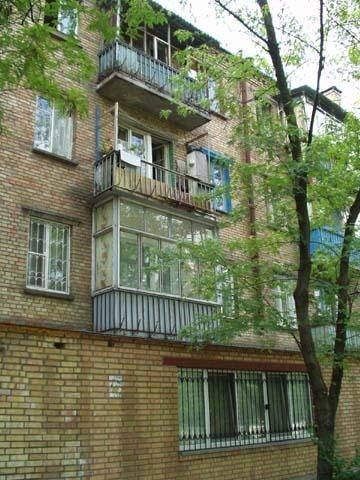 Киев, Юрия Поправки ул., 5