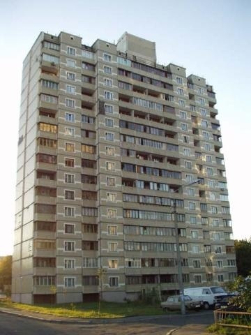 Київ, Автозаводська вул., 79