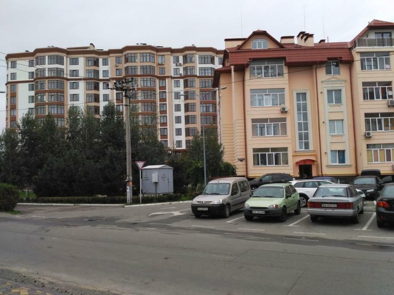 Киев, Львовская ул., 19