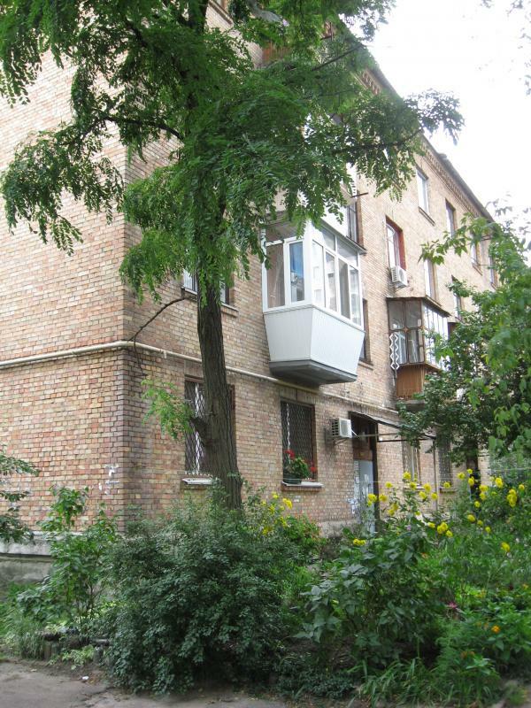 Киев, Макаренко ул., 3