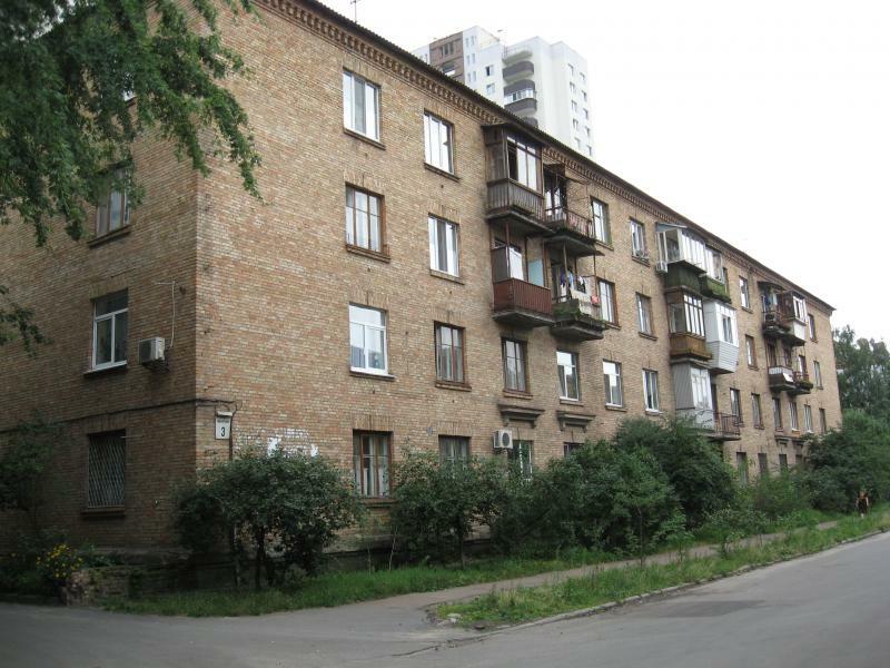 Киев, Макаренко ул., 3