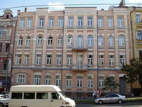 Киев, Льва Толстого ул., 3