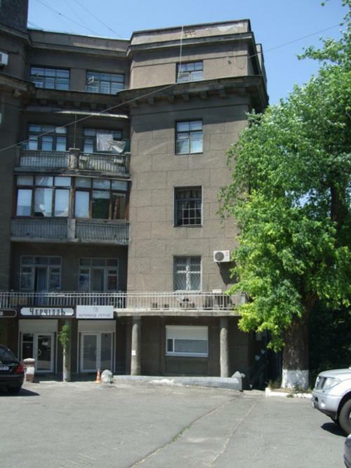 Киев, Льва Толстого ул., 25/2