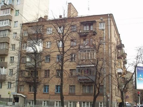 Київ, Льва Толстого вул., 57