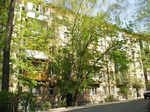 Київ, Уманська вул., 27