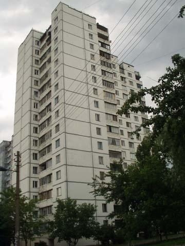 Київ, Феодосійська вул., 8