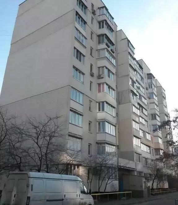 Киев, Тростянецкая ул., 5