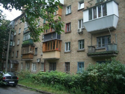 Київ, Ушинського вул., 21