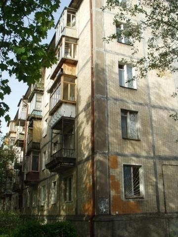 Київ, Ушинського вул., 13