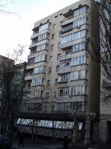 Київ, Тарасівська вул., 10А