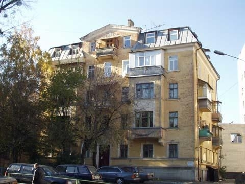 Киев, Олеся Гончара ул., 12