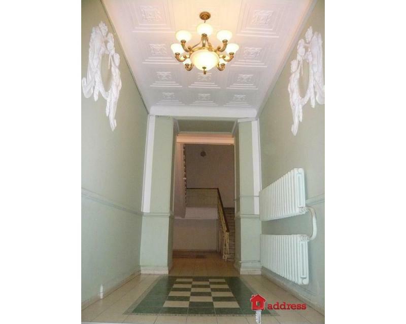 Киев, Михайловский пер., 9А