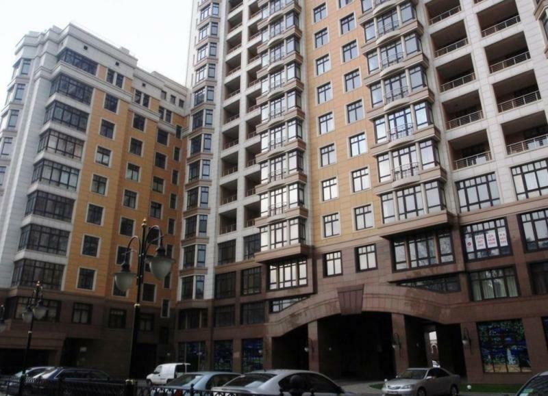 Продаж 3-кімнатної квартири 196 м², Михайла Грушевського вул., 9А