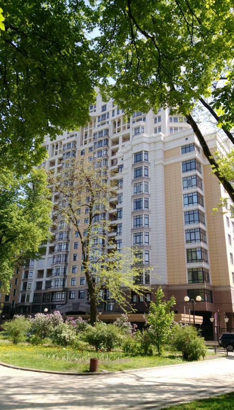 Продаж 3-кімнатної квартири 196 м², Михайла Грушевського вул., 9А