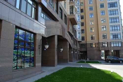 Продаж 3-кімнатної квартири 196 м², Михайла Грушевського вул., 9А