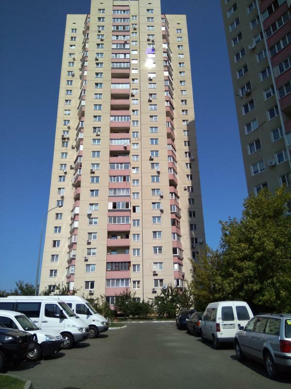 Киев, Милославская ул., 4А