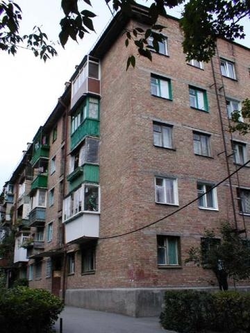 Киев, Метростроевская ул., 6