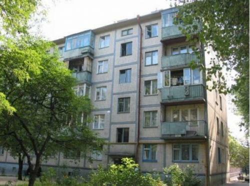 Київ, Метробудівська вул., 4