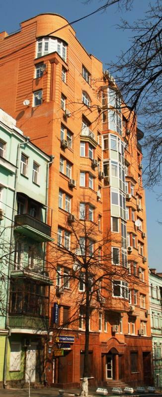 Київ, Обсерваторна вул., 7