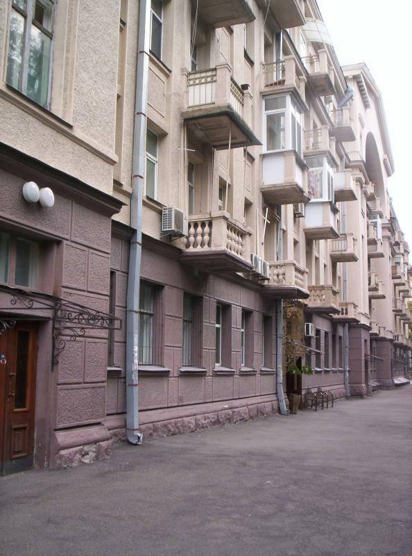 Київ, Михайла Грушевського вул., 9