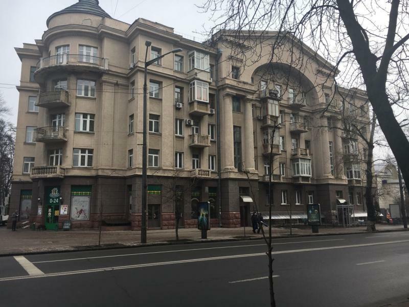 Київ, Михайла Грушевського вул., 9