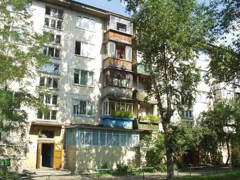 Київ, Перова бул., 30Б