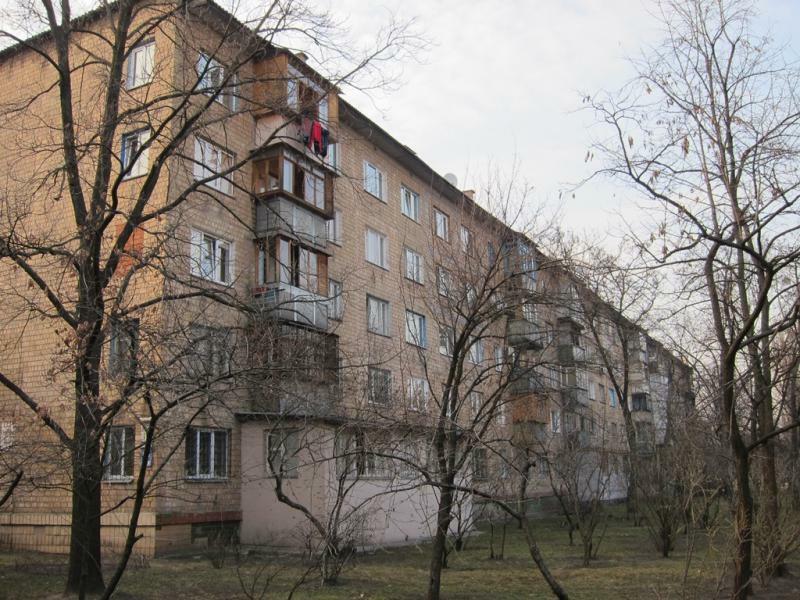 Київ, Петра Запорожця вул., 11В