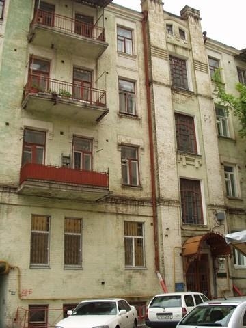 Киев, Олеся Гончара ул., 32Б