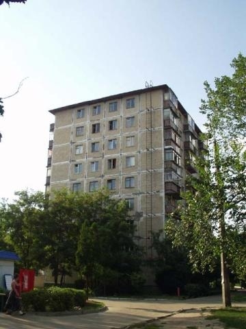 Київ, Перова бул., 16