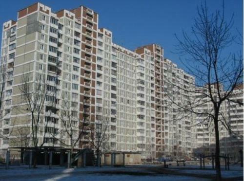 Киев, Ревуцкого ул., 17