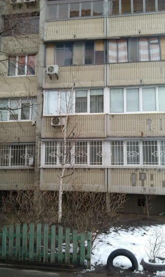 Киев, Ларисы Руденко ул., 10А