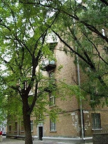 Київ, Лейпцизька вул., 6