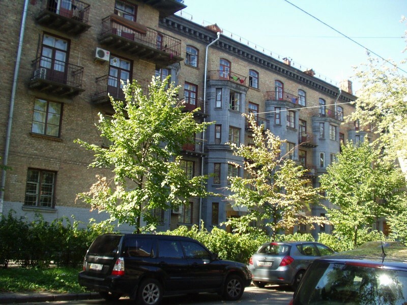 Київ, Лейпцизька вул., 6