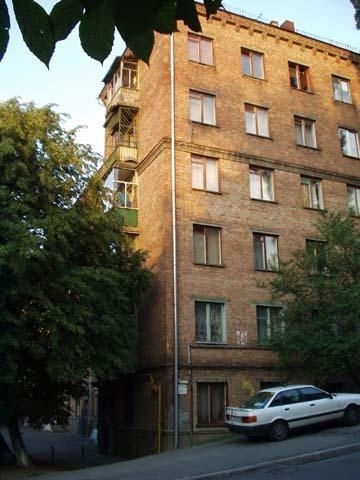 Киев, Кустанайская ул., 7