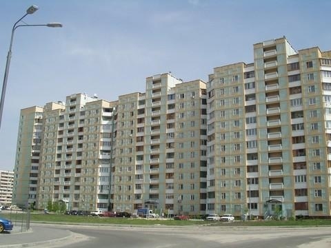 Київ, Лариси Руденко вул., 21А