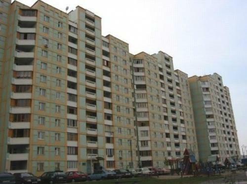 Київ, Лариси Руденко вул., 21А