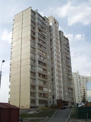 Киев, Ларисы Руденко ул., 9