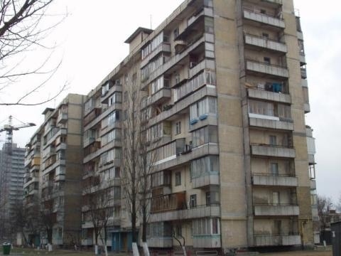 Киев, Богатырская ул., 8