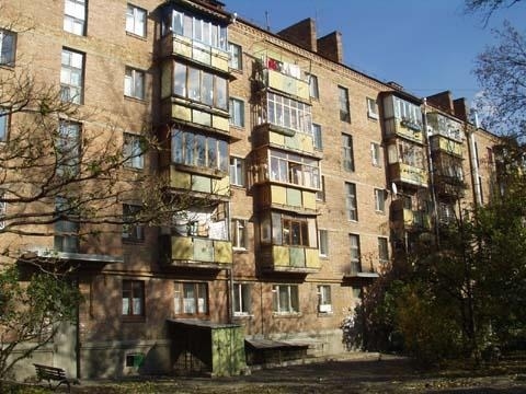 Київ, Білоруська вул., 15А