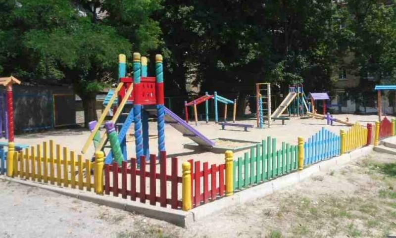 Київ, Білоруська вул., 1