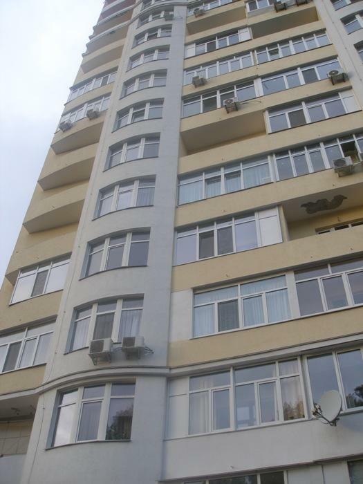 Київська обл., Бучанський район, м. Ірпінь, Толстого вул., 13