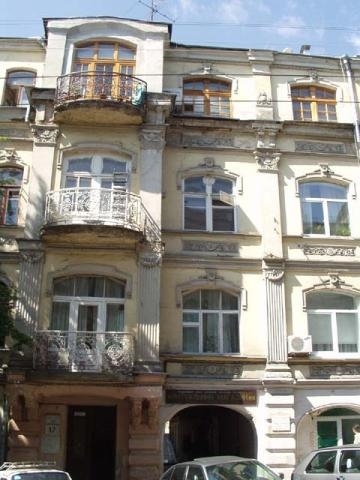 Продажа 5-комнатной квартиры 130 м², Малая Житомирская ул., 17