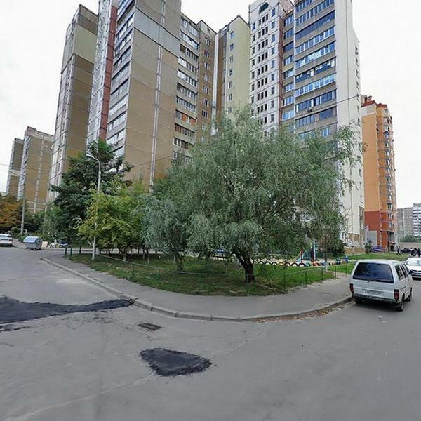 Київ, Академіка Доброхотова вул., 17